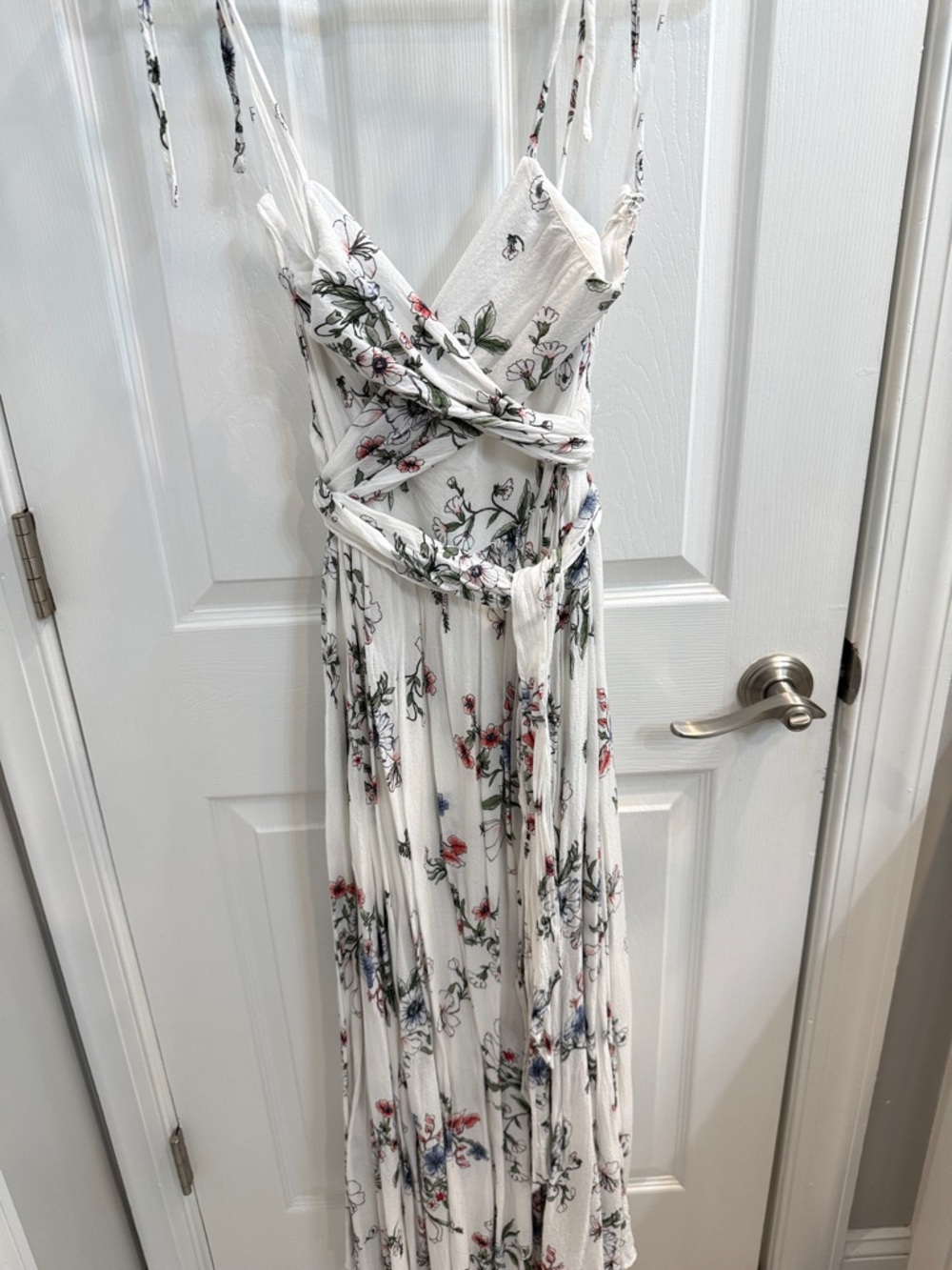 Lulu’s White Floral Maxi Dress with criss cross Tie Waist